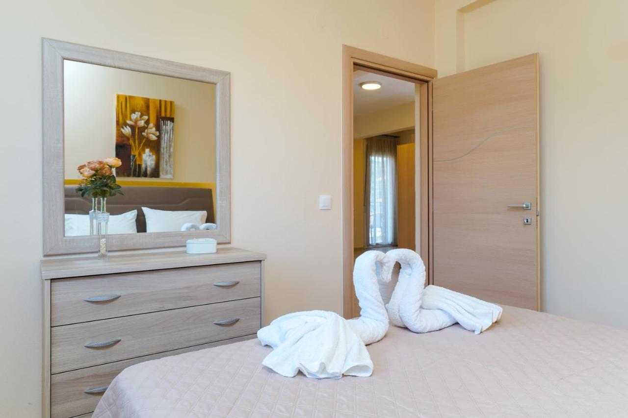 Theodore Apartments Skála Marión Kültér fotó