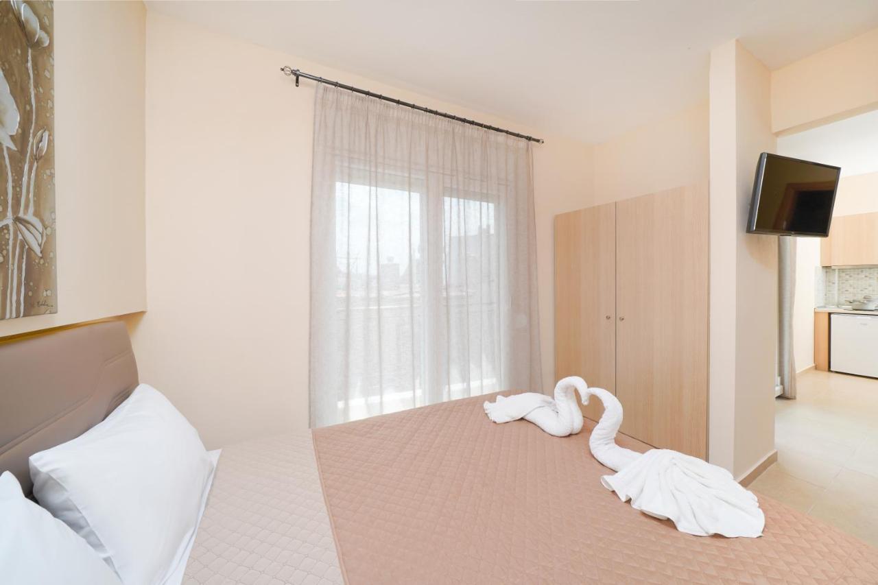 Theodore Apartments Skála Marión Kültér fotó
